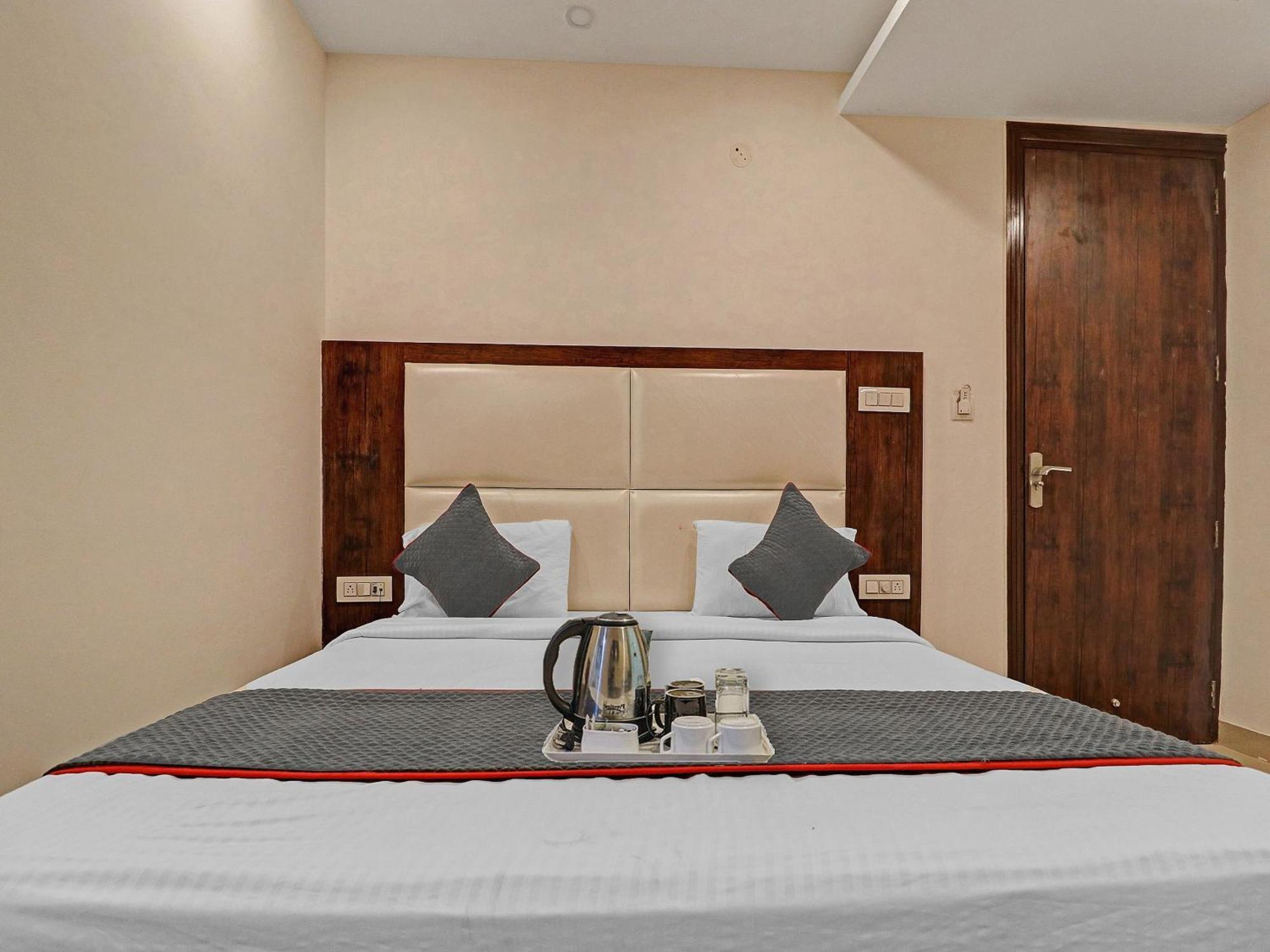 Townhouse Tark Inn New Delhi Luaran gambar