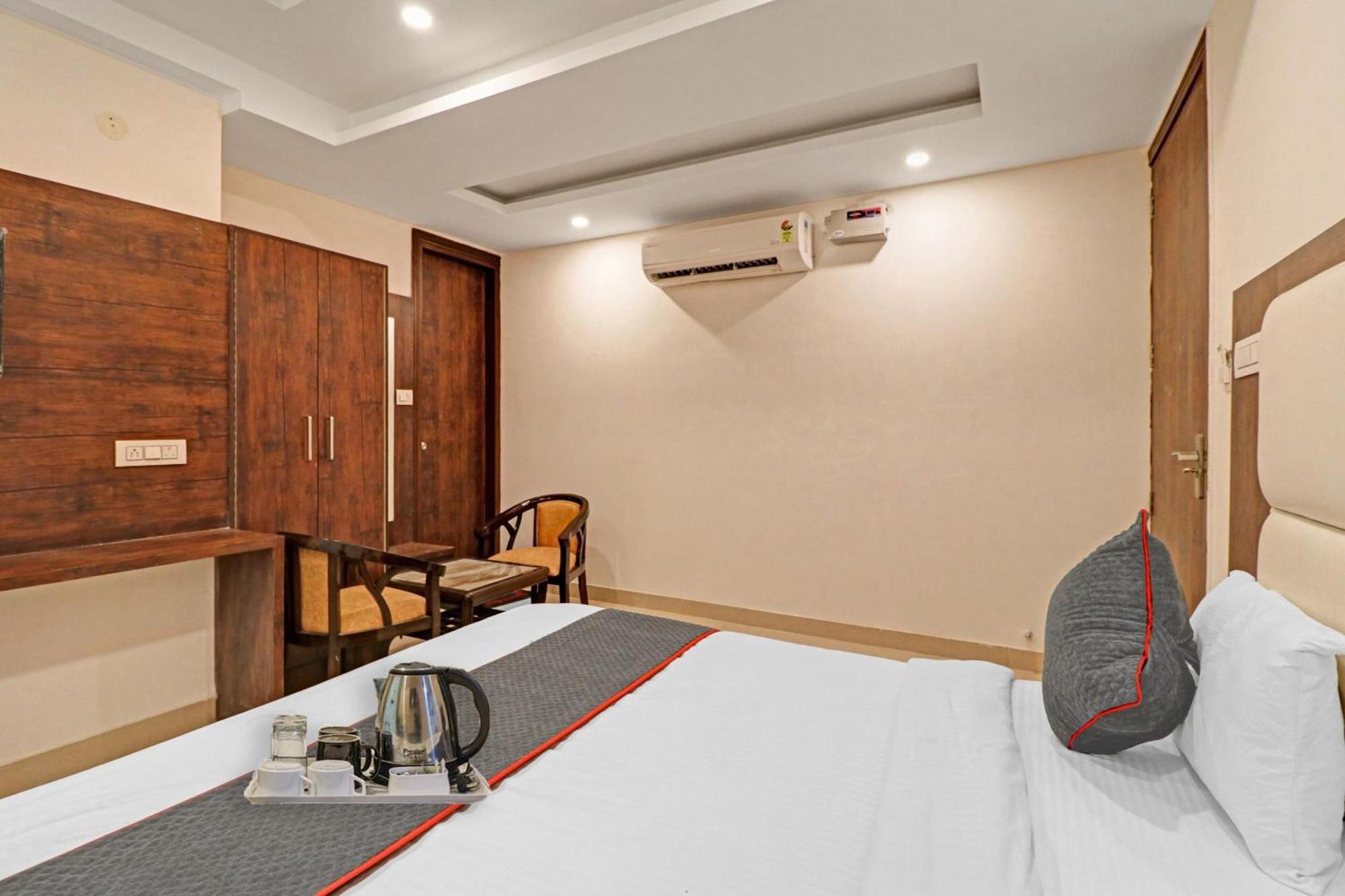 Townhouse Tark Inn New Delhi Luaran gambar