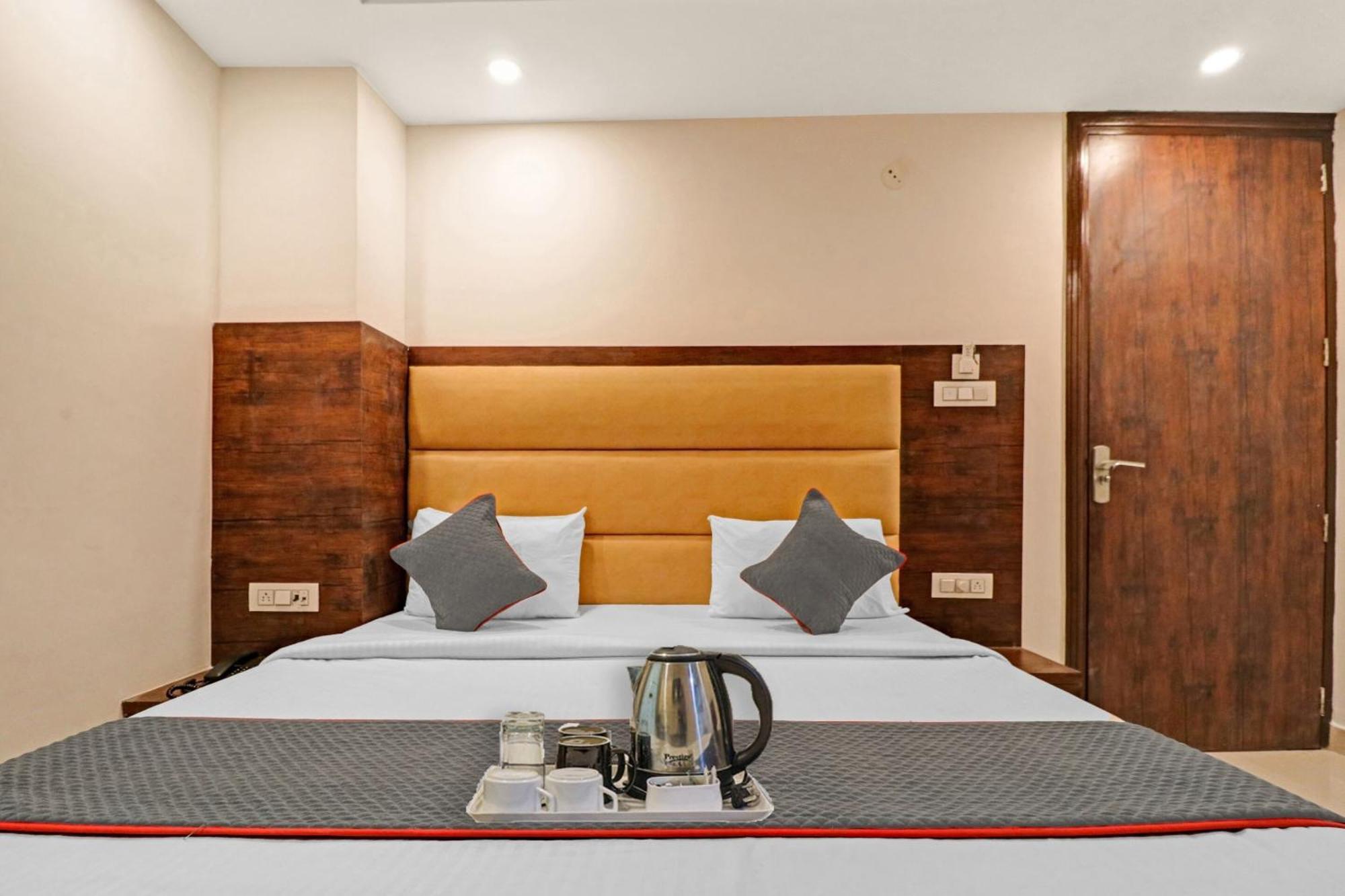 Townhouse Tark Inn New Delhi Luaran gambar