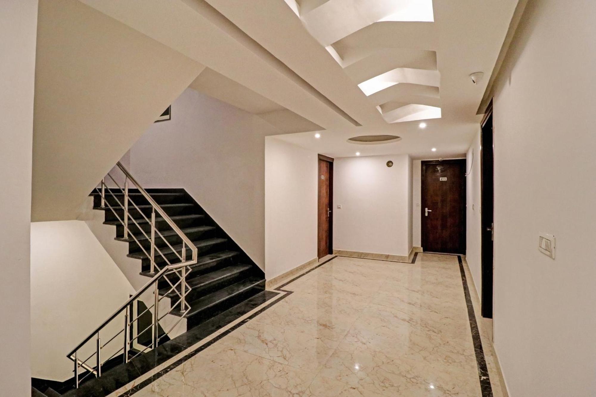 Townhouse Tark Inn New Delhi Luaran gambar