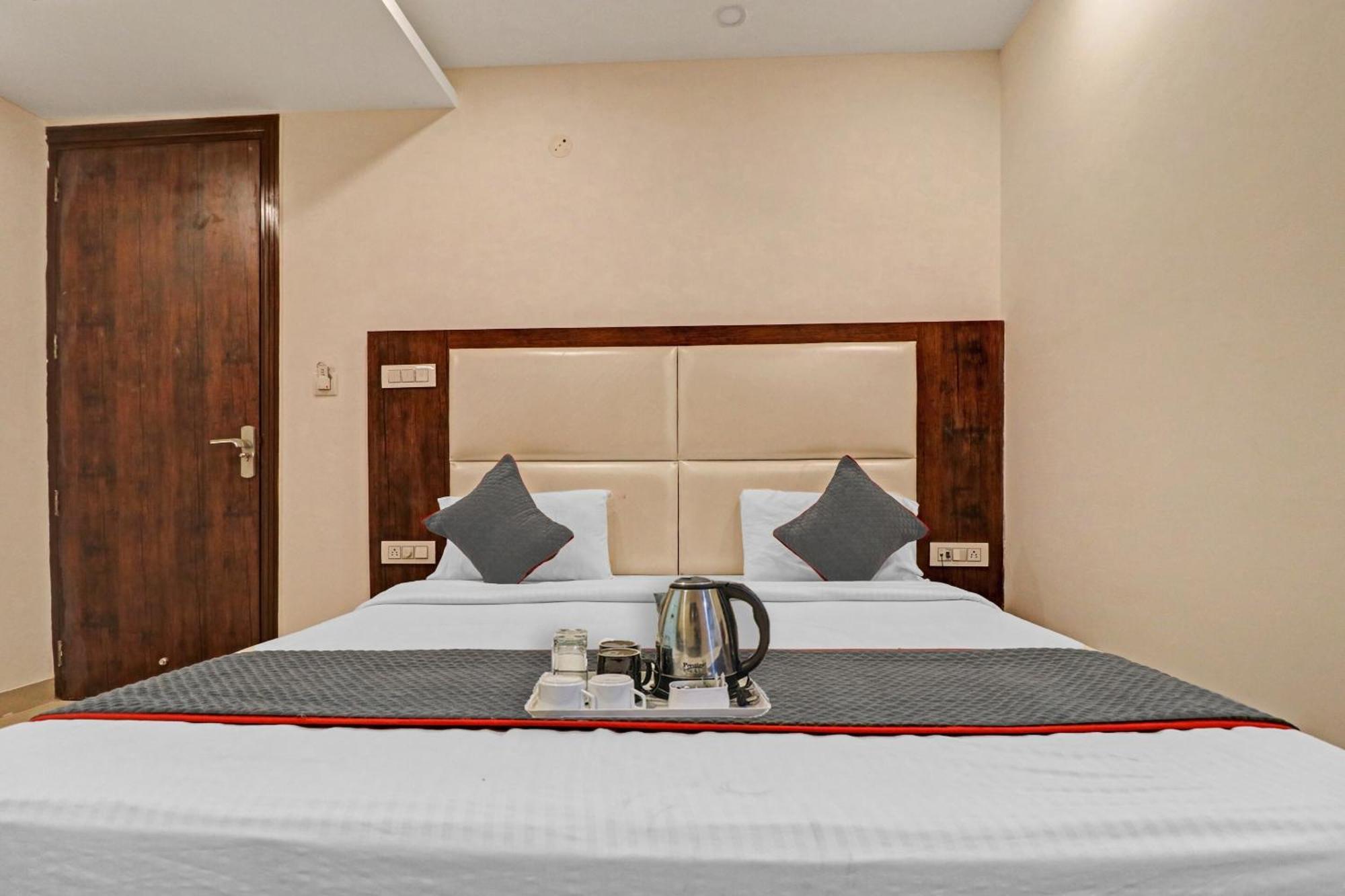 Townhouse Tark Inn New Delhi Luaran gambar