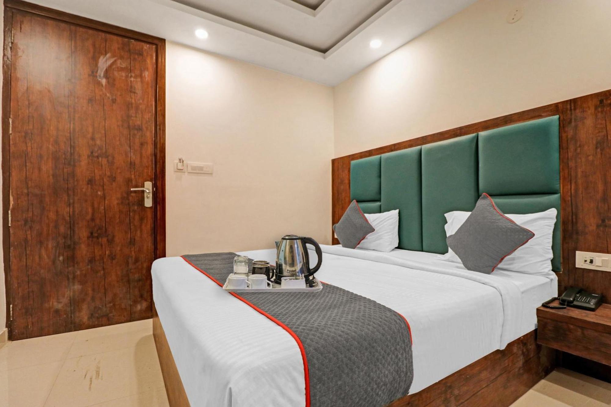 Townhouse Tark Inn New Delhi Luaran gambar